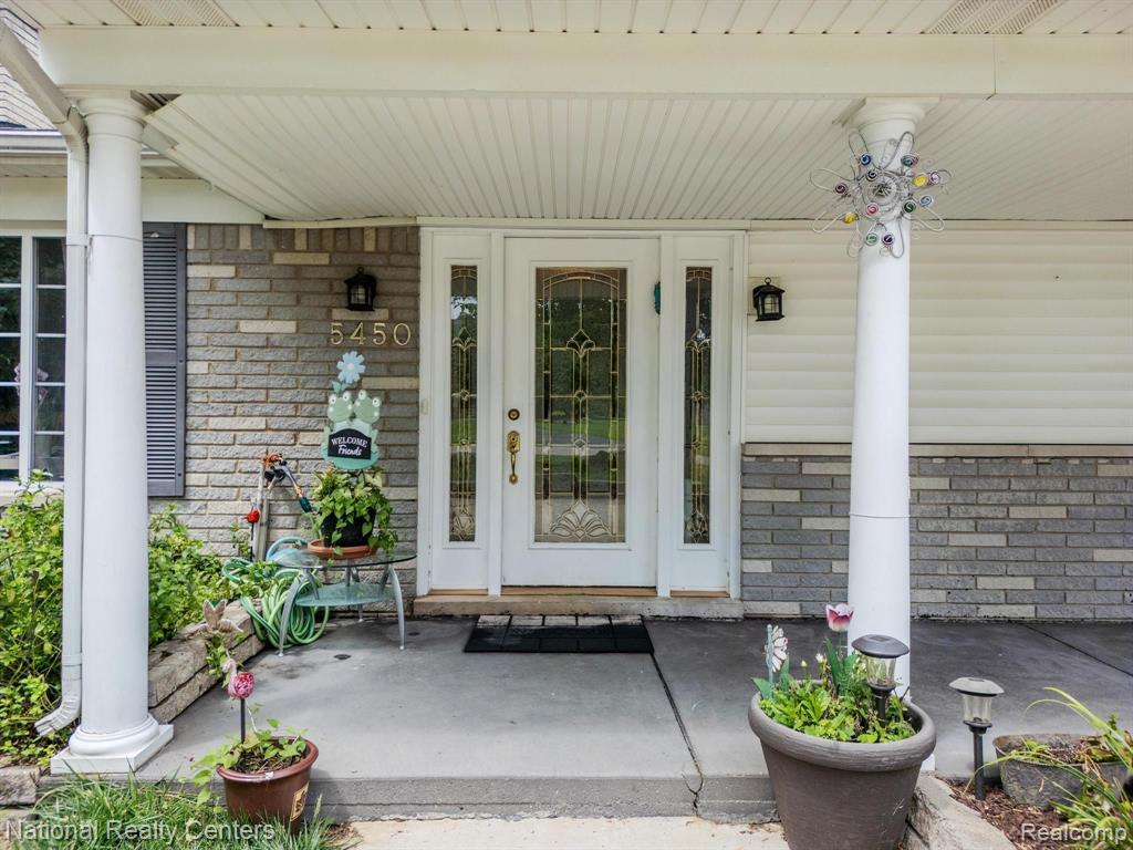 5450 Pocono Street, West Bloomfield, MI 48323 — Photo 10