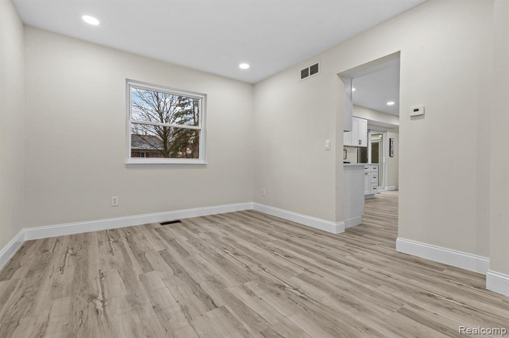 7451 ADMIRALTY Drive, Canton, MI 48187 — Photo 9