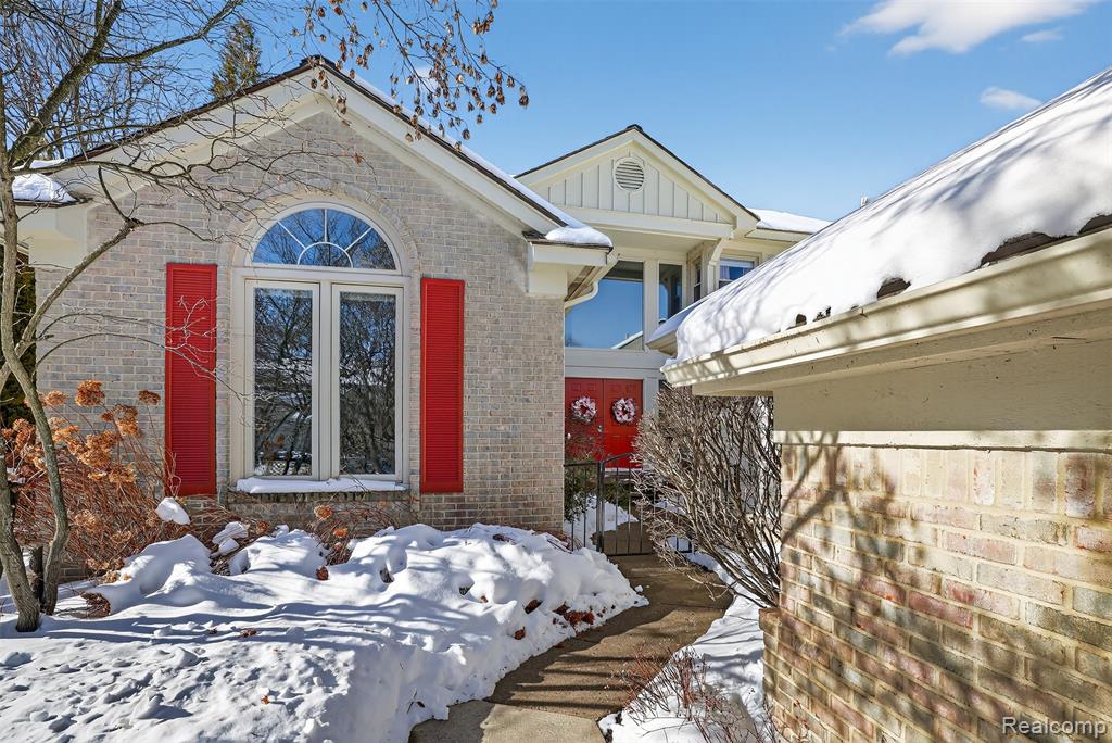 7328 Simsbury Drive, West Bloomfield, MI — Photo 2
