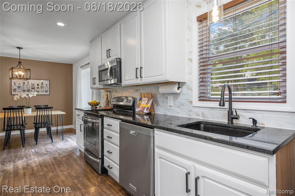 2275 Richwood Road, Auburn Hills, MI 48326 — Photo 16