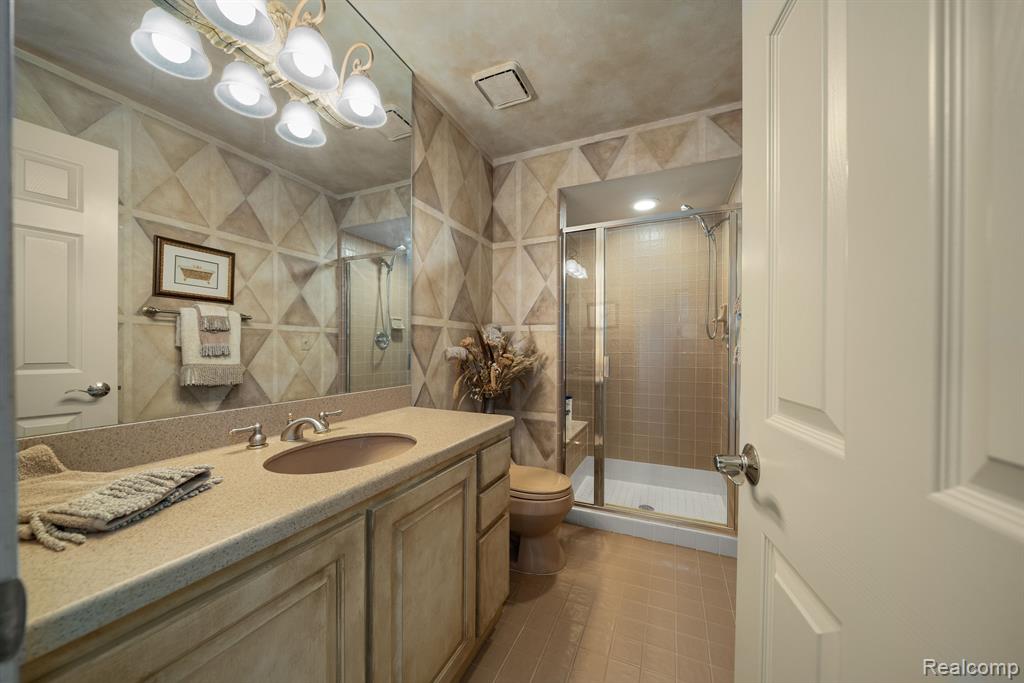 536 CAMBRIDGE Way, Bloomfield Hills, MI 48304 — Photo 15