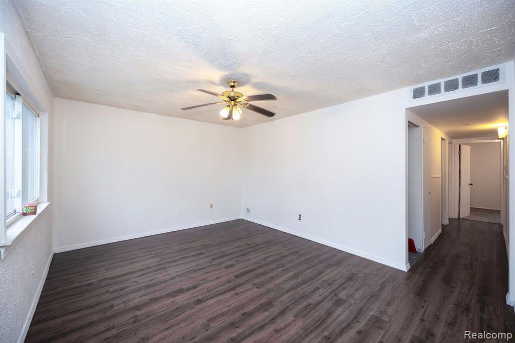 7189 MICHAEL Street, Taylor, MI 48180 — Photo 8