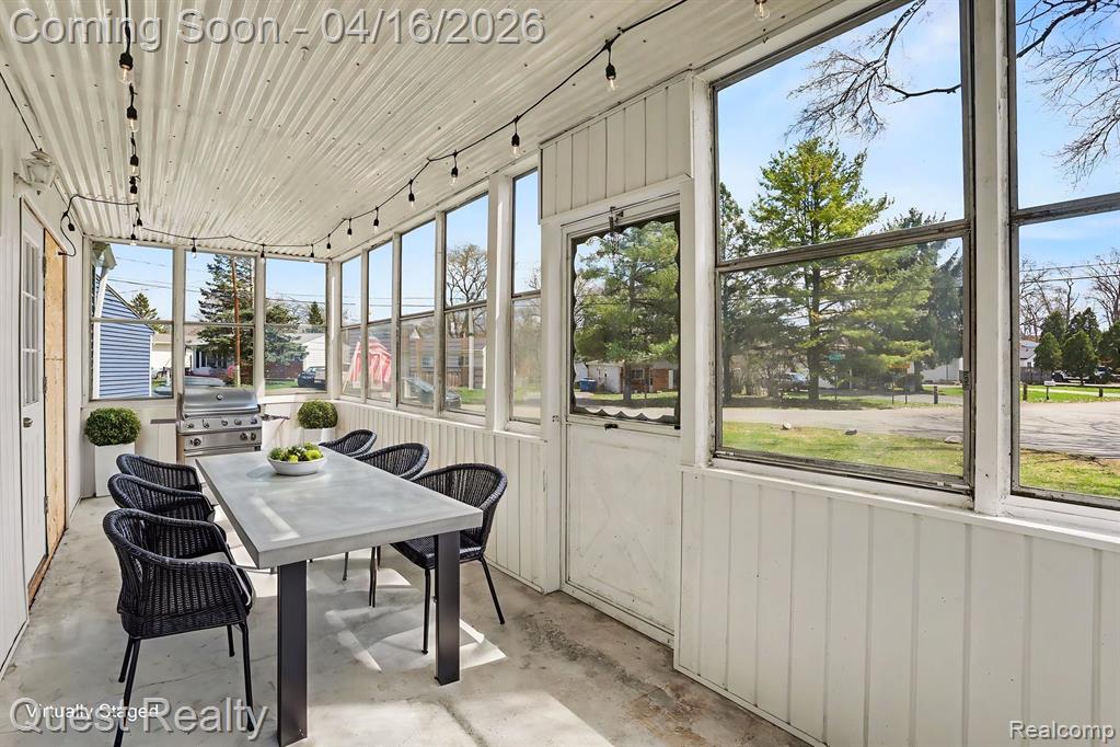 6510 Oakridge Drive, Waterford, MI 48329 — Photo 10