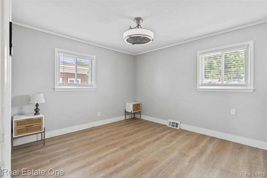 6118 Amboy Street, Dearborn Heights, MI 48127 — Photo 9