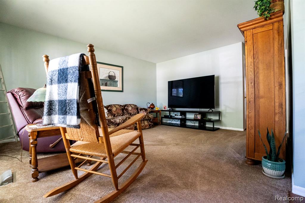 4190 Charter Oak Drive, Flint, MI 48507 — Photo 6