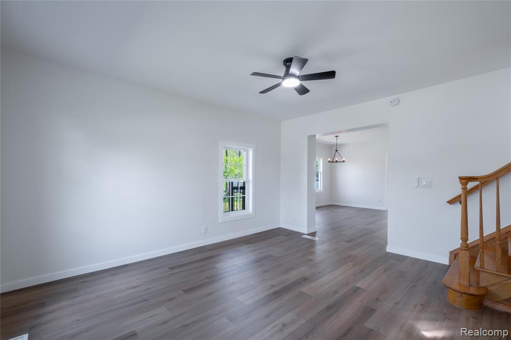 227 Emily Street, Flushing, MI 48433 — Photo 6