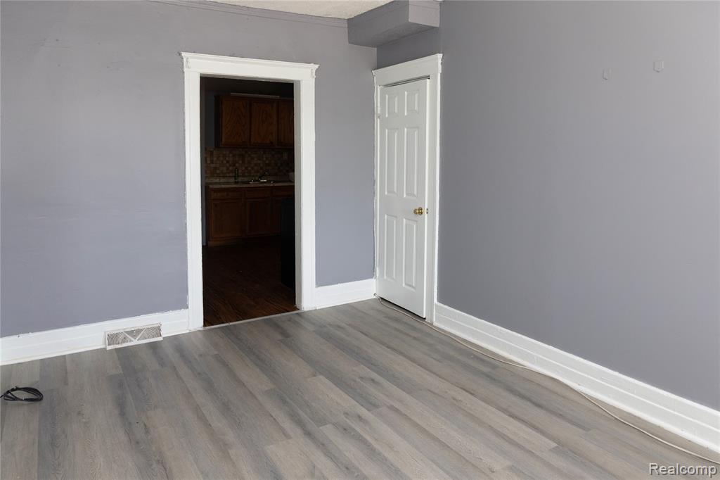2441 Holbrook Street, Hamtramck, MI 48212 — Photo 8