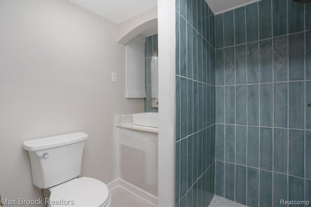 20 WOODSIDE PARK Boulevard, Pleasant Ridge, MI — Photo 22