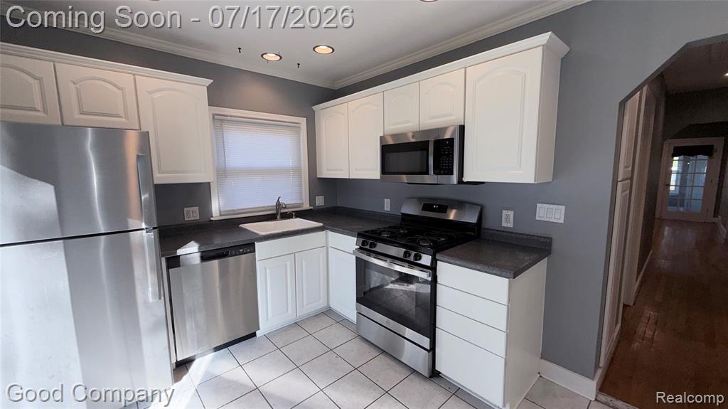 101 W HUDSON Avenue, Madison Heights, MI 48071 — Photo 4