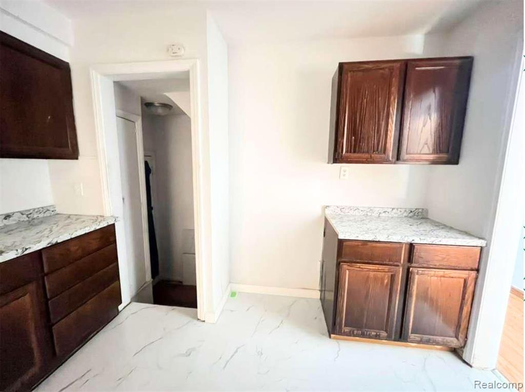 15211 Fairmount Drive, Detroit, MI 48205 — Photo 9