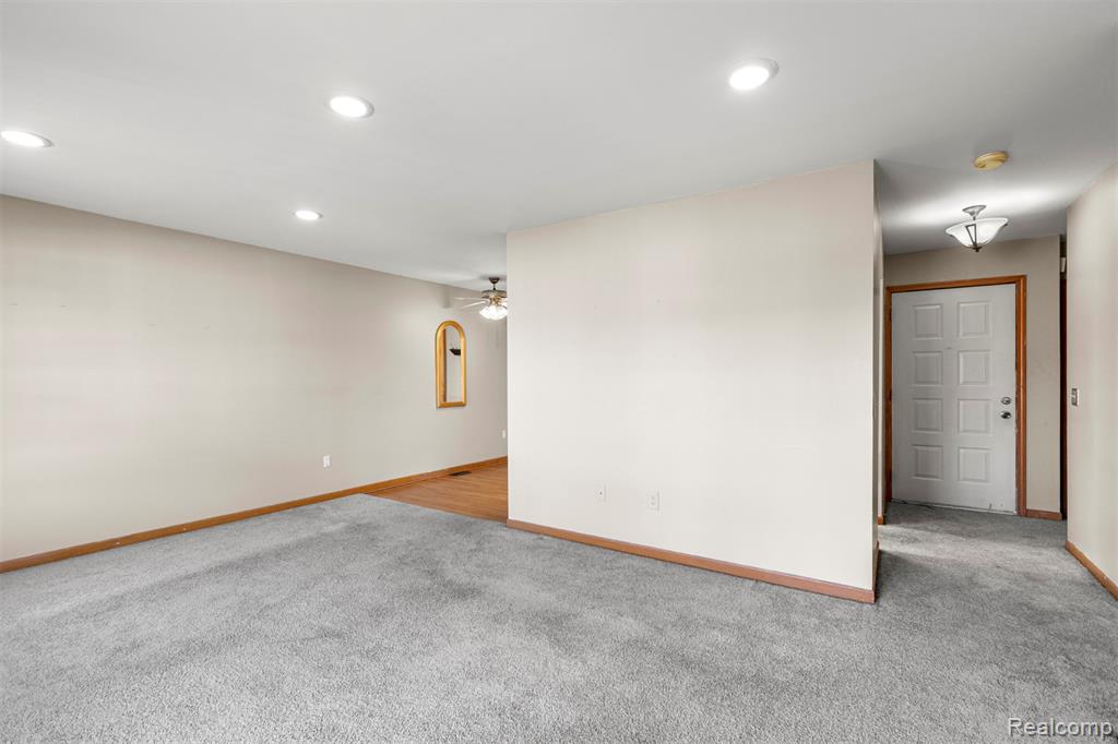 5419 DUKE CT, Warren, MI 48091 — Photo 4