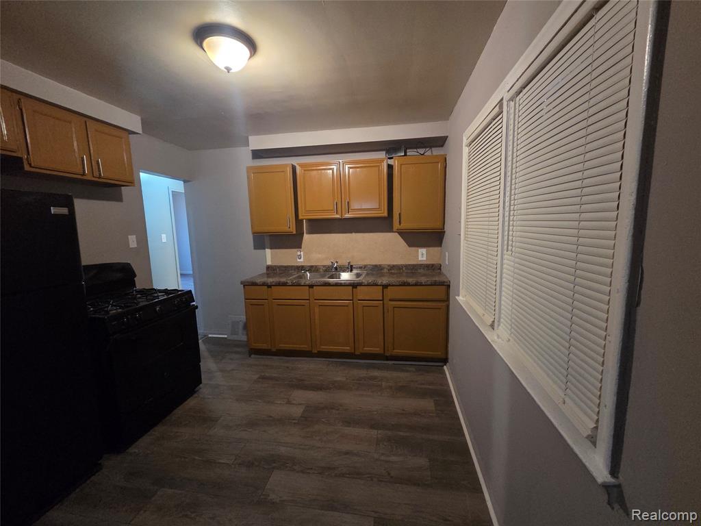 8084 Evergreen Avenue, Detroit, MI 48228 — Photo 8