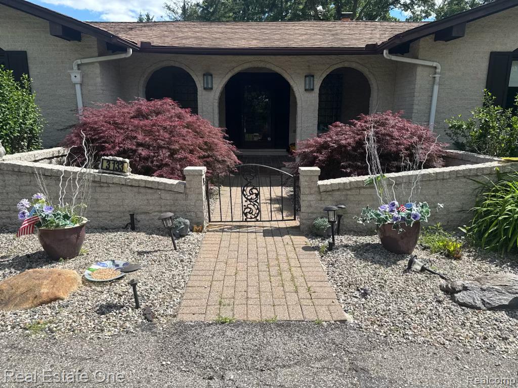 Property photo for 3133 Hartslock Woods Drive, West Bloomfield, MI