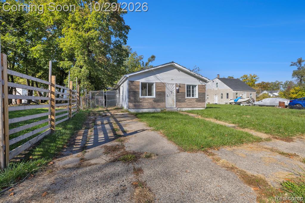7525 Longacre Street, Detroit, MI 48228