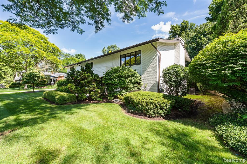 581 Woodway Court, Bloomfield Hills, MI 48302 — Photo 49