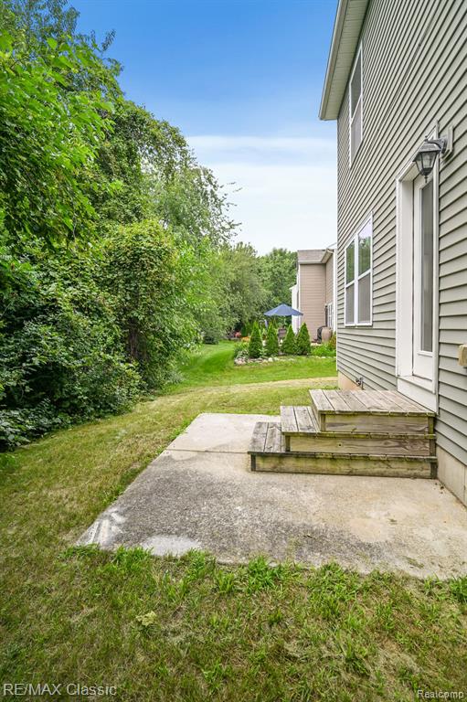 7038 WELLINGTON Lane, Ypsilanti, MI 48197 — Photo 25