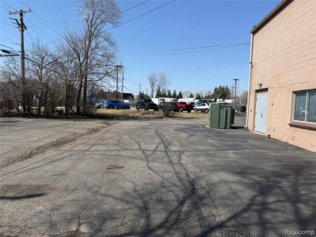 4525 Highland Road, Waterford, MI 48328 — Photo 10