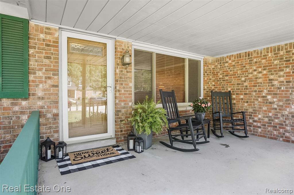 5566 Larkins Drive, Troy, MI 48085 — Photo 4