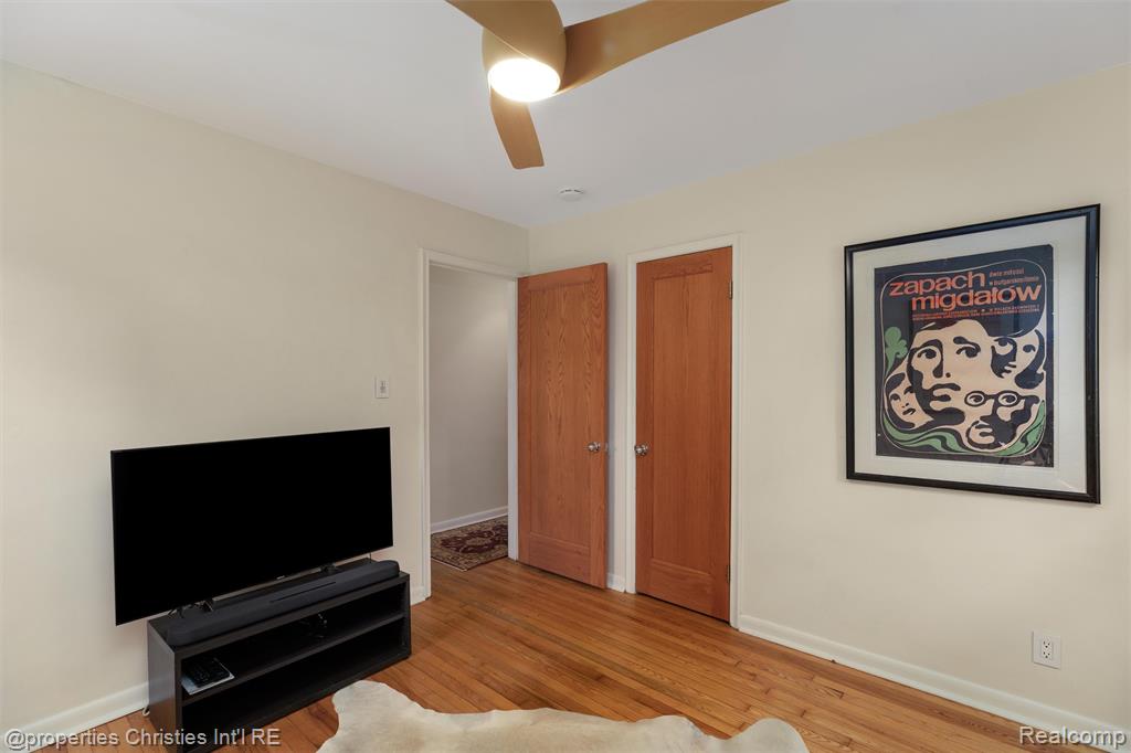 13323 Hart Avenue, Huntington Woods, MI — Photo 19