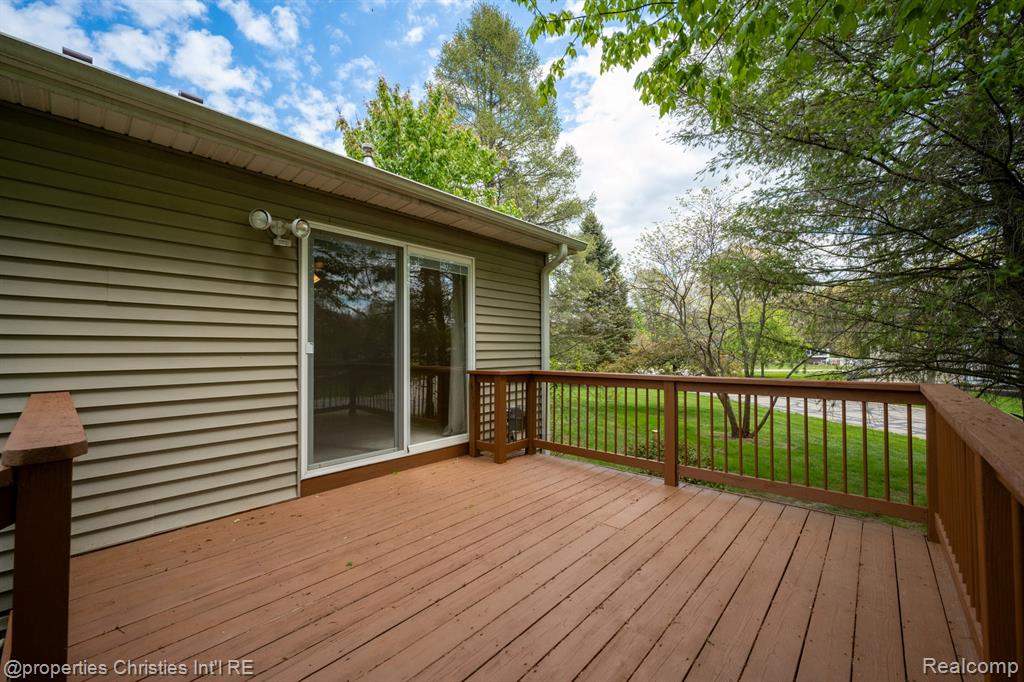 8896 Redstone Drive, Pinckney, MI 48169 — Photo 3