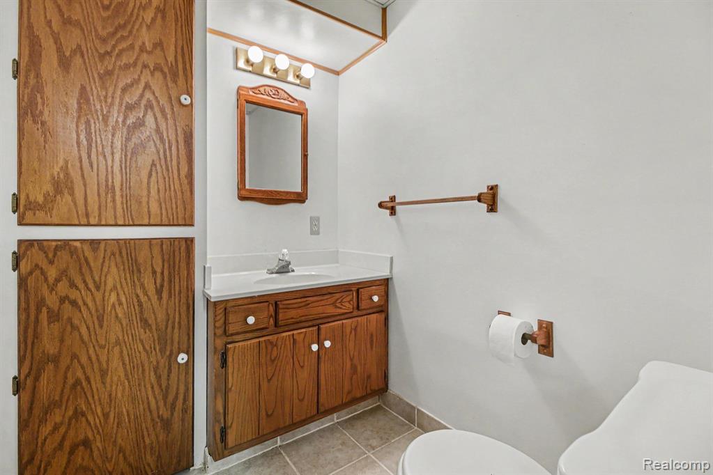 4660 Woodhull Drive, Clarkston, MI — Photo 17