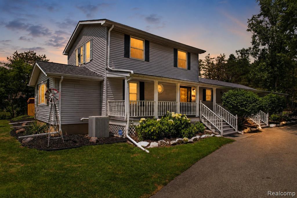 1437 E Cook Road, Grand Blanc, MI 48439