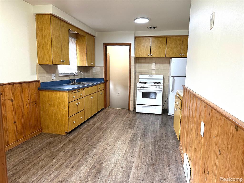 8101 Marian Street, Warren, MI 48093 — Photo 4