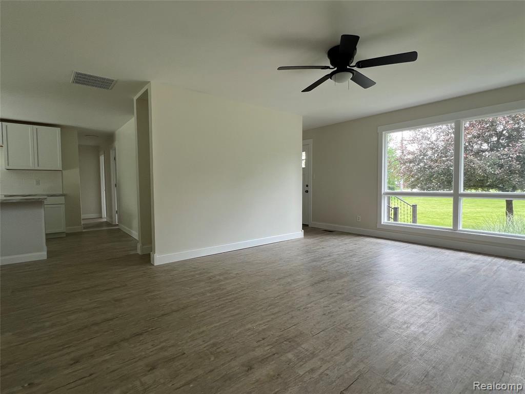 5327 E Carpenter Road, Flint, MI 48506 — Photo 14