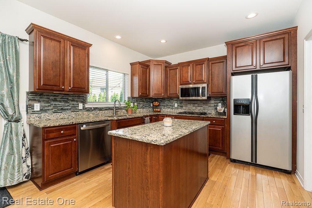985 Monterey Lane, Rochester Hills, MI 48307 — Photo 15