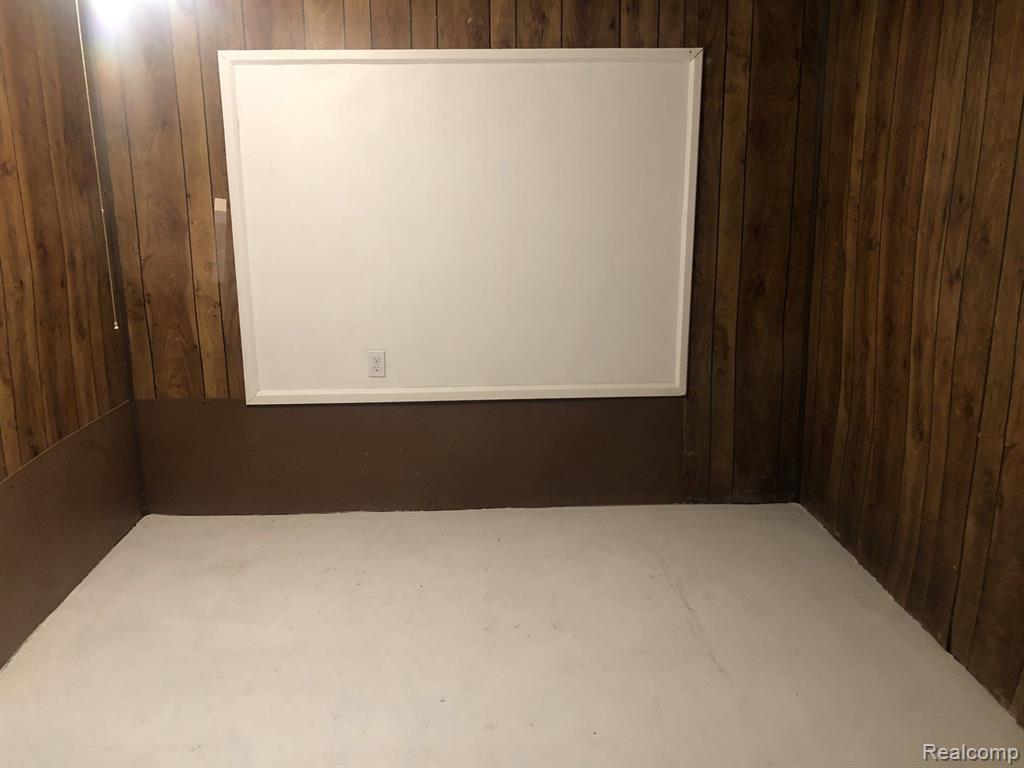 733 E PIKE Street, Pontiac, MI 48342 — Photo 11