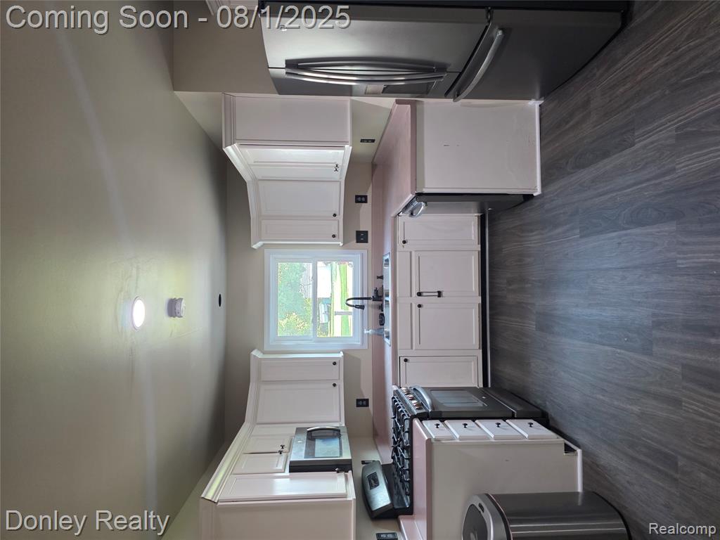 42 Hartley Street, Lapeer, MI 48446 — Photo 2