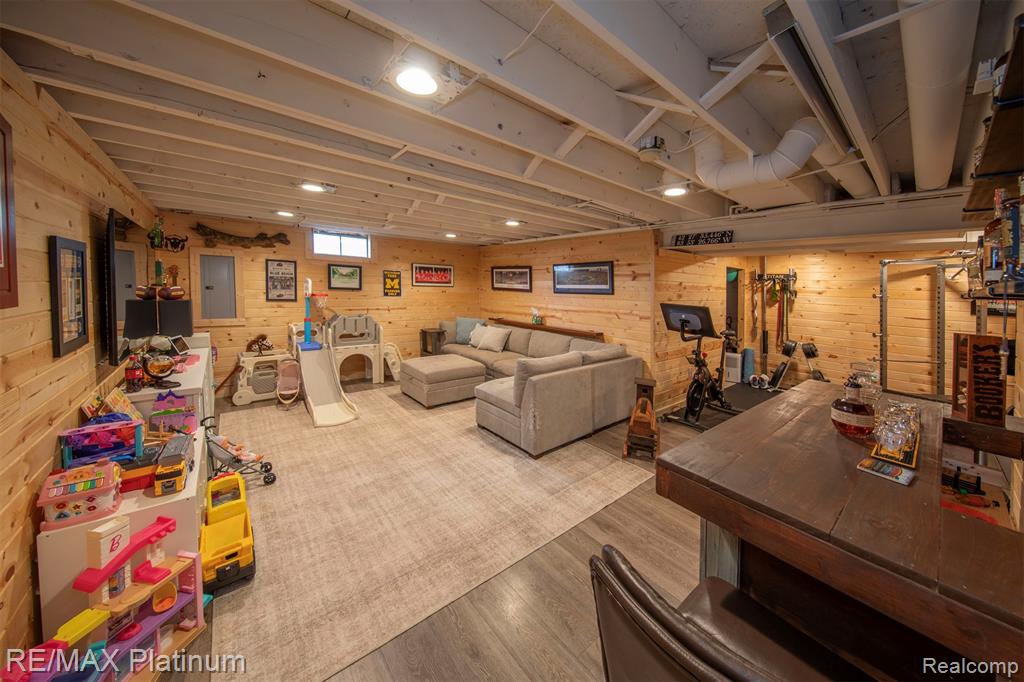 9633 Fairfax Drive W, Pinckney, MI 48169 — Photo 18