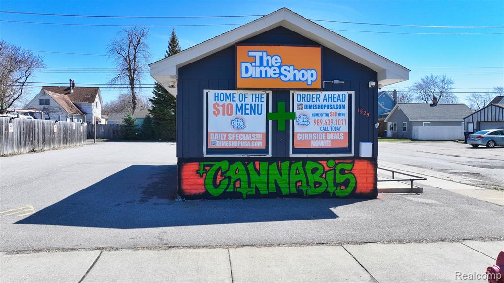 1525 Broadway Street, Bay City, MI 48708