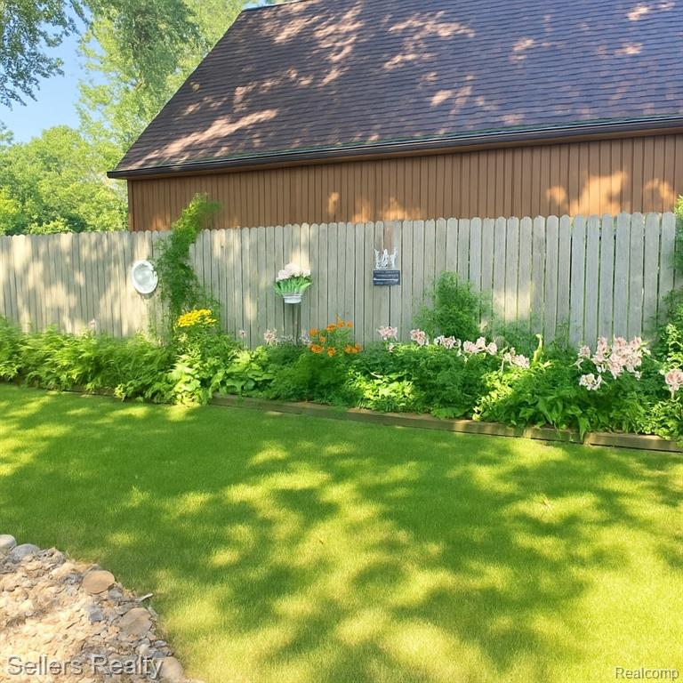 7181 Bristol Road, Swartz Creek, MI 48473 — Photo 32