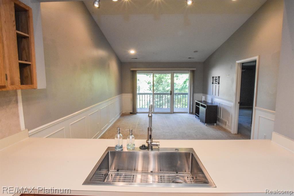 900 RIDGE, Brighton, MI 48116 — Photo 14