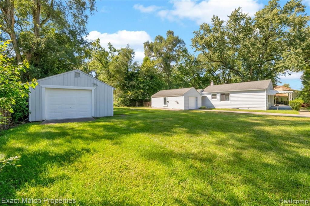 9467 Leona Street, White Lake, MI — Photo 41
