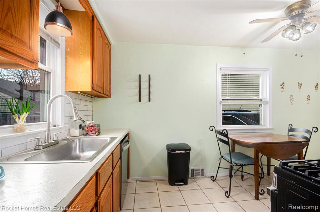 5640 N KARLE Street, Westland, MI — Photo 11