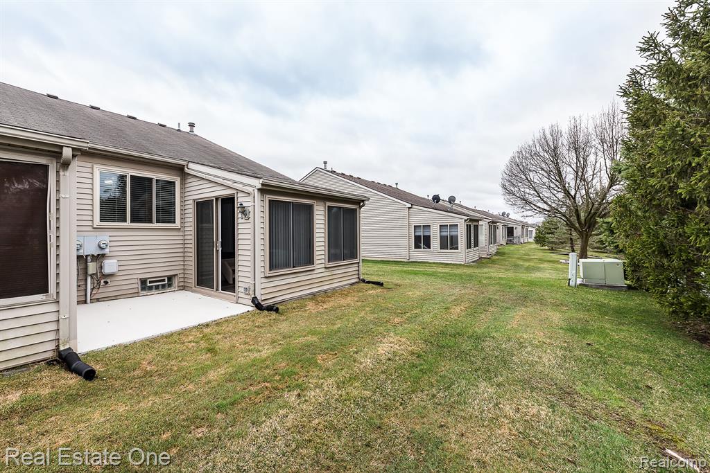 61960 ARLINGTON Circle, 1, South Lyon, MI 48178 — Photo 21