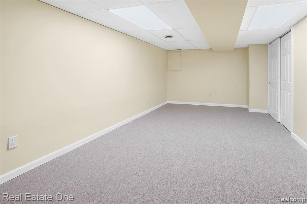 5566 Larkins Drive, Troy, MI 48085 — Photo 29