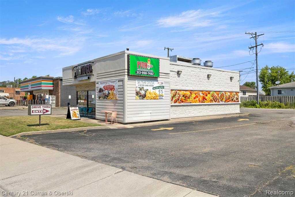986 Southfield Road, Lincoln Park, MI 48146 — front exterior