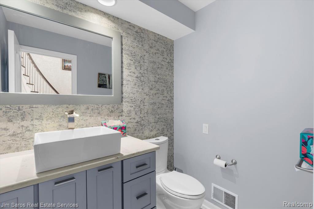 75 S Duval Road, Grosse Pointe Shores, MI 48236 — Photo 25