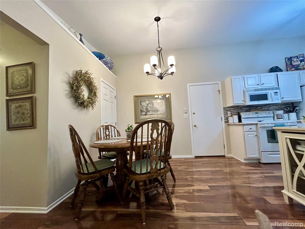9545 Woodside Circle, Grand Blanc, MI 48439 — Photo 14