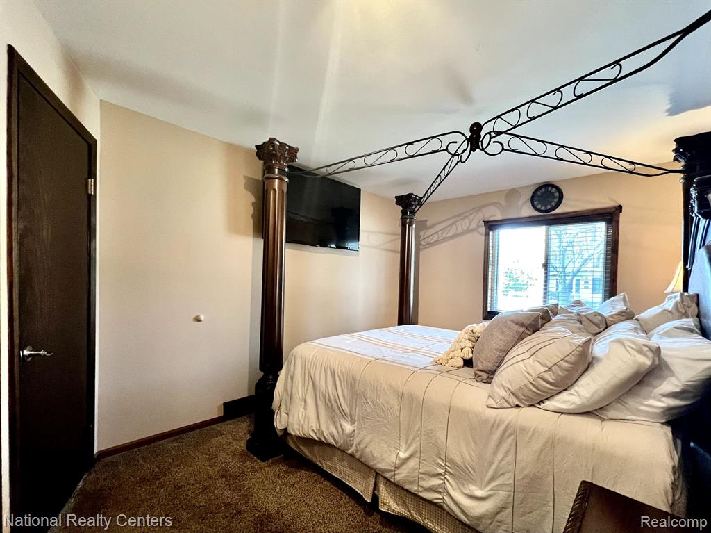 936 ALLEN Drive, Northville, MI 48167 — Photo 20
