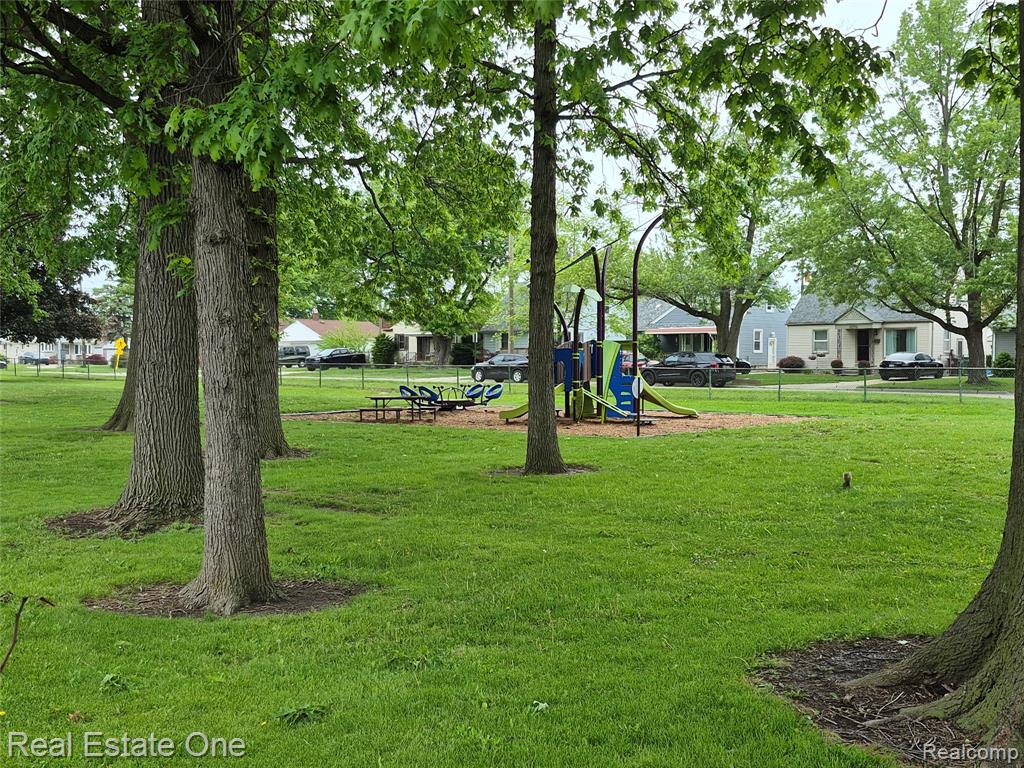 13688 Commonwealth Street, Southgate, MI 48195 — Photo 7