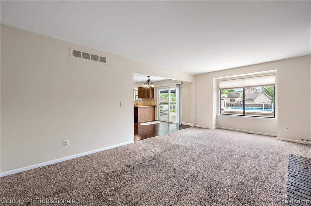 43587 Petrucci Drive, Clinton Twp, MI 48038 — Photo 21