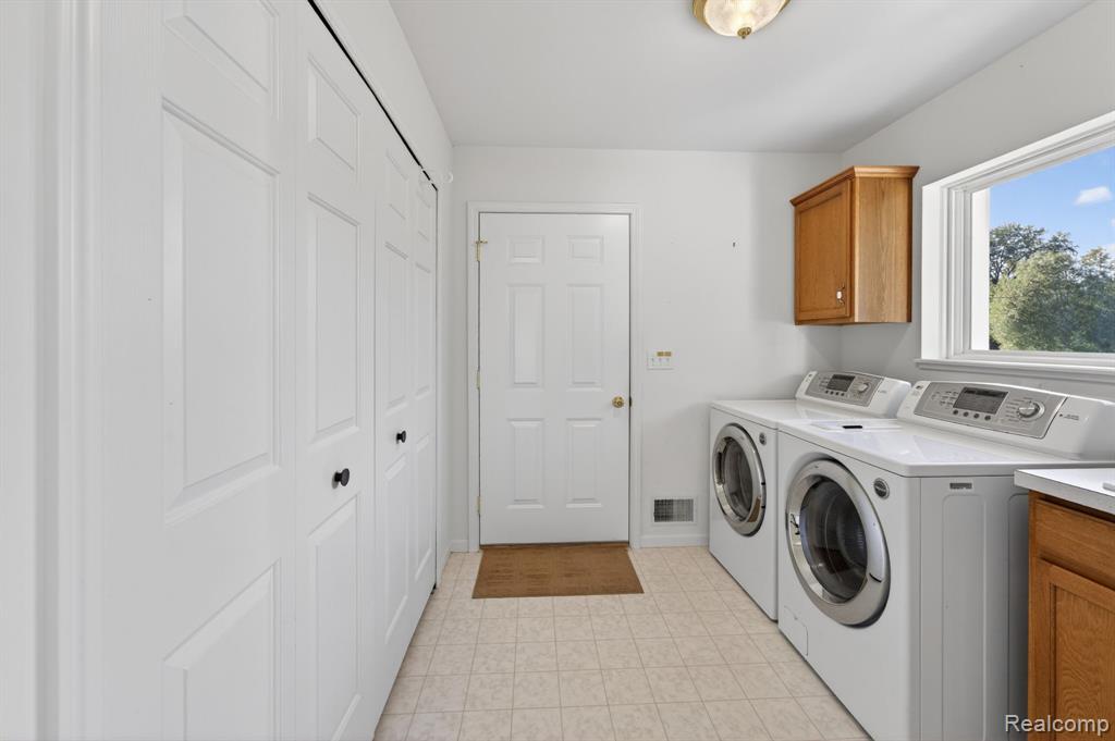 100 Aberdeen Drive, 36, Flushing, MI 48433 — Photo 28