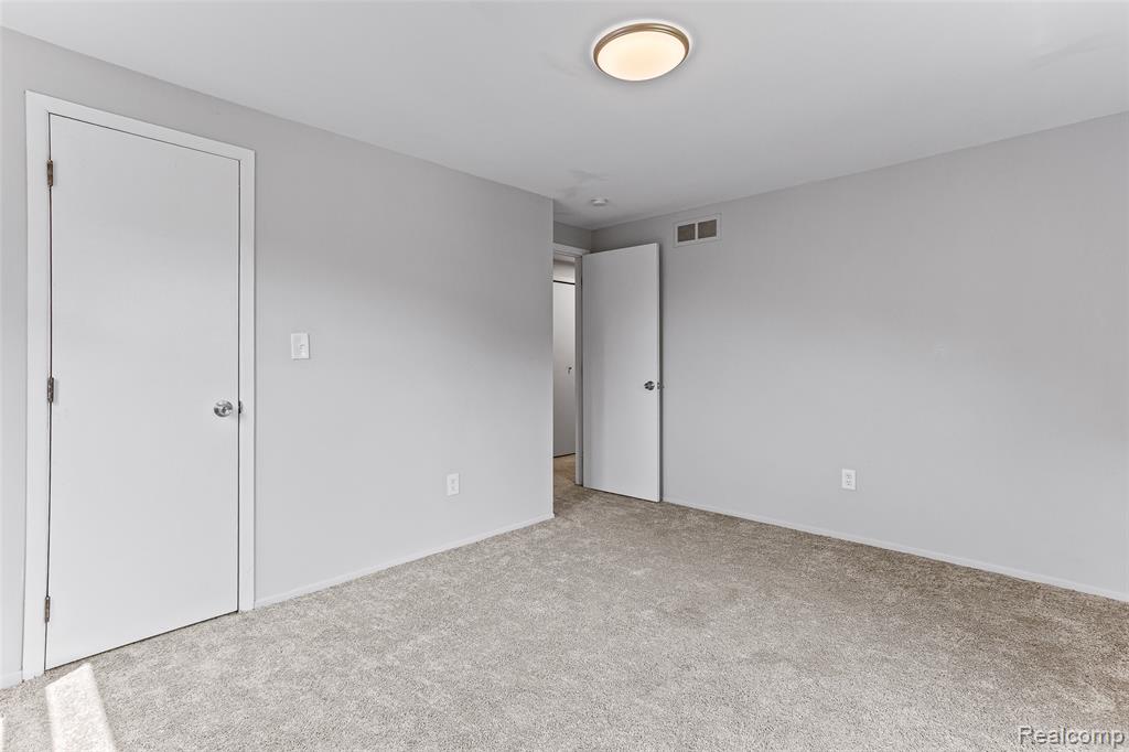 3904 Cloverlawn Avenue, Ypsilanti, MI 48197 — Photo 23