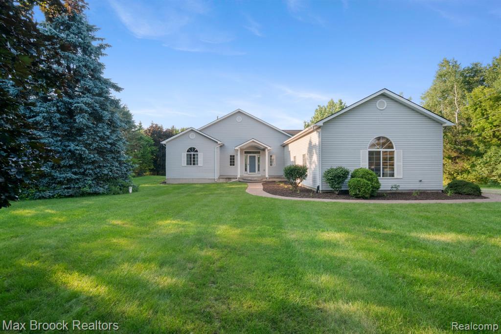 2165 Oakwood Road, Ortonville, MI 48462 — Photo 4