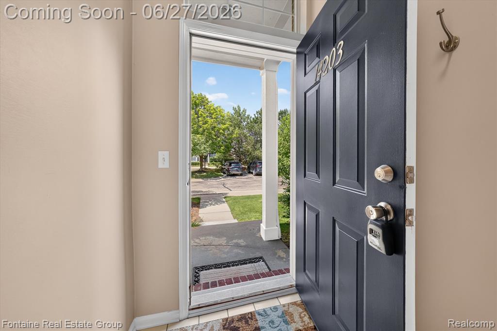 14203 Adri Circle, Walled Lake, MI 48390 — Photo 4