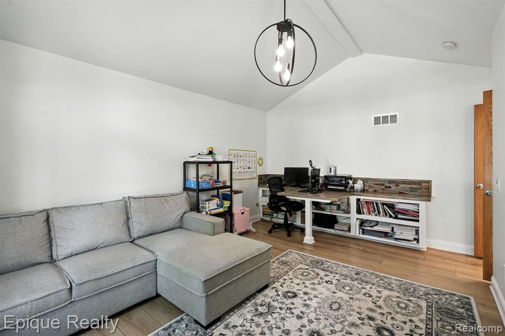 9446 Fair Oaks Drive, Goodrich Vlg, MI — Photo 17